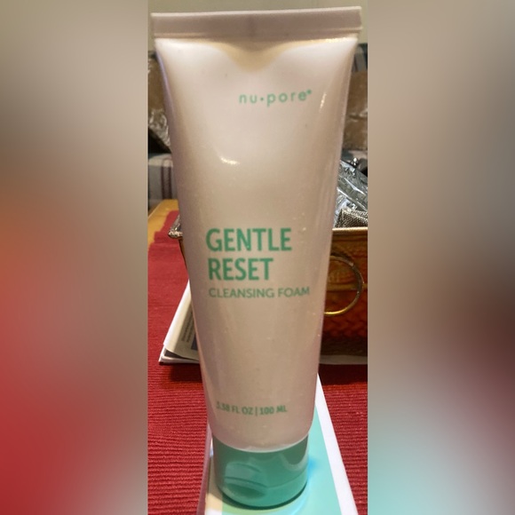 NWT Nu-Pore K Beauty Gentle Reset Cleansing Foam 3.38 fl oz - Picture 8 of 9